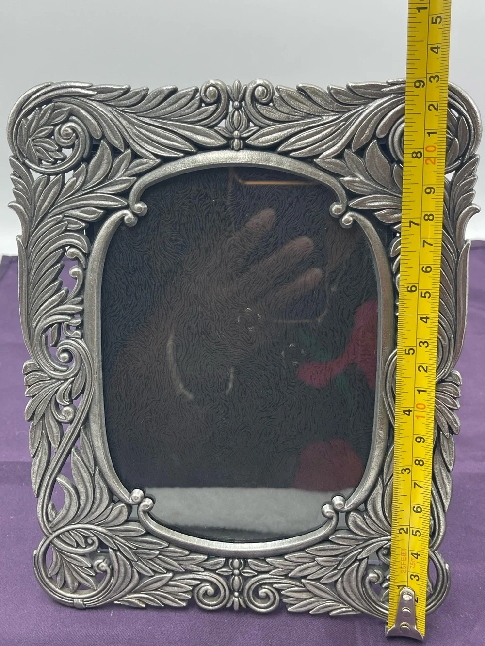 Vintage Ornate Silver Tone Metal Picture Frame w/ 5x7 Oval Opening Acanthus Leaf